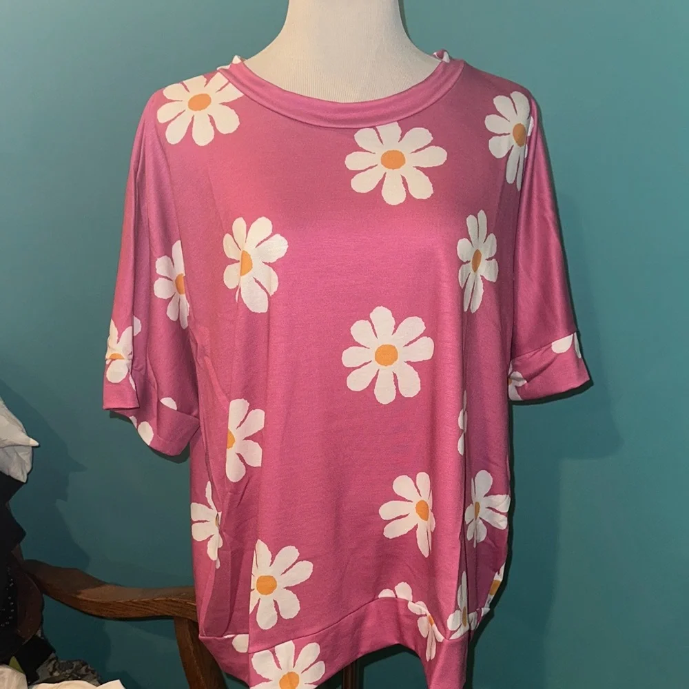 Tee - Picture 1 of 6